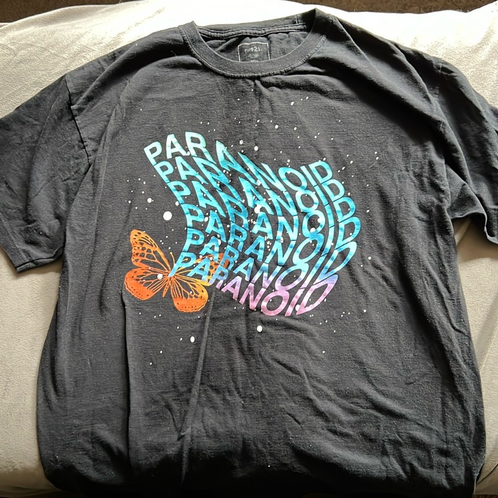 Black Graphic T-shirt, Size Large